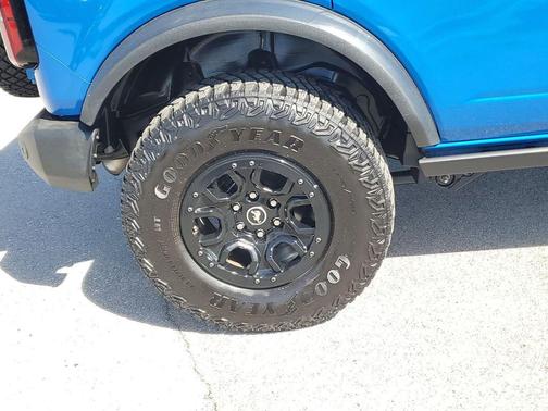 Velocity Blue Metallic 2024 Ford Bronco Wildtrak