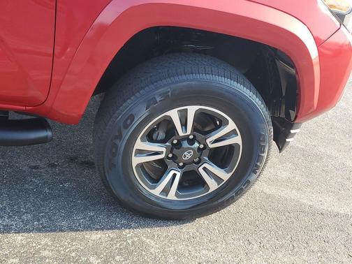 Barcelona Red Metallic 2018 Toyota Tacoma TRD Sport