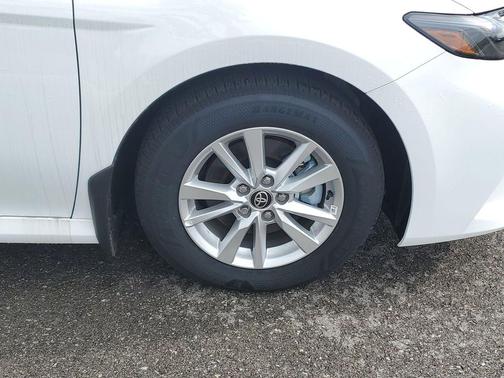 Ice 2025 Toyota Camry LE