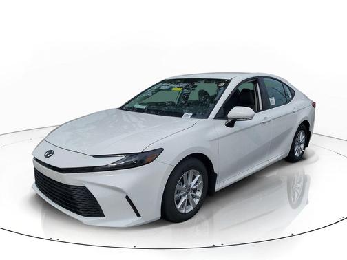 Ice 2025 Toyota Camry LE