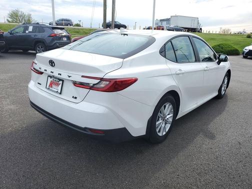 Ice 2025 Toyota Camry LE