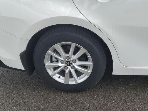 Ice 2025 Toyota Camry LE