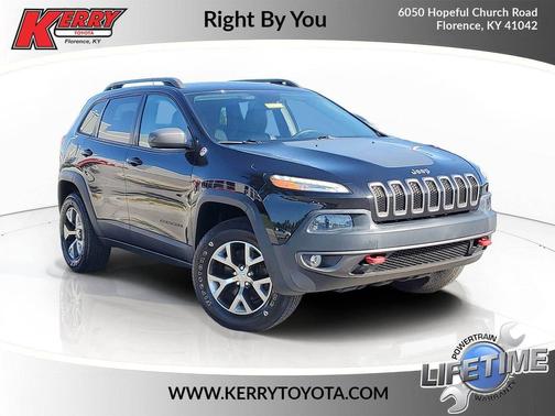 Brilliant Black Crystal Pearlcoat 2014 Jeep Cherokee Trailhawk
