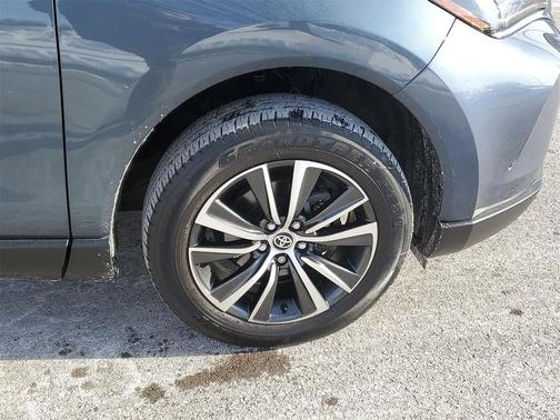 2022 Toyota Venza LE