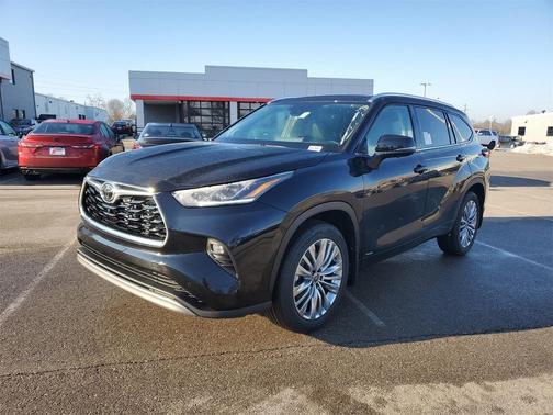 2026 Toyota Highlander Hybrid Platinum