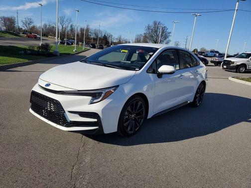 2025 Toyota Corolla Hybrid SE