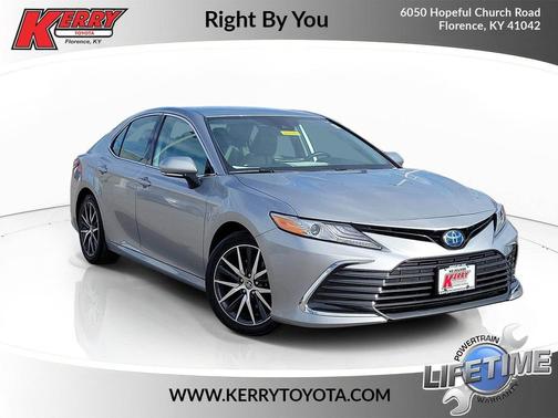 2022 Toyota Camry Hybrid XLE