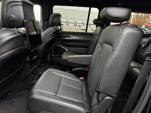 2023 Jeep Wagoneer Series II Carbide 4x4