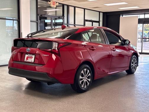 2020 Toyota Prius LE