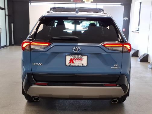 2024 Toyota RAV4 Hybrid SE