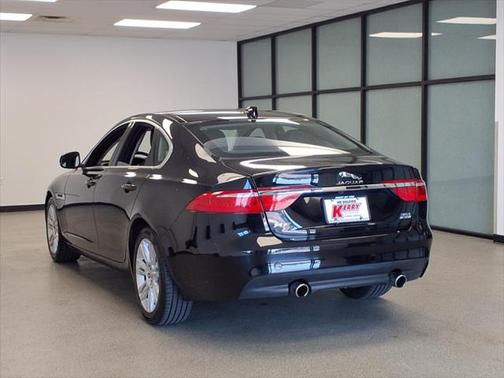2017 Jaguar XF 35t Premium