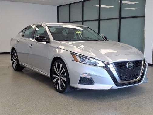 2020 Nissan Altima SR FWD