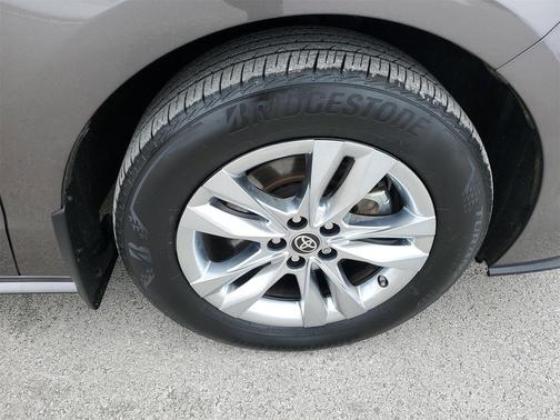 2023 Toyota Sienna XLE