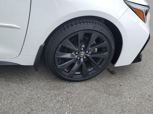 Ice Cap 2024 Toyota Corolla XSE