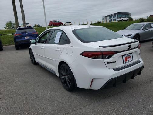Ice Cap 2024 Toyota Corolla XSE