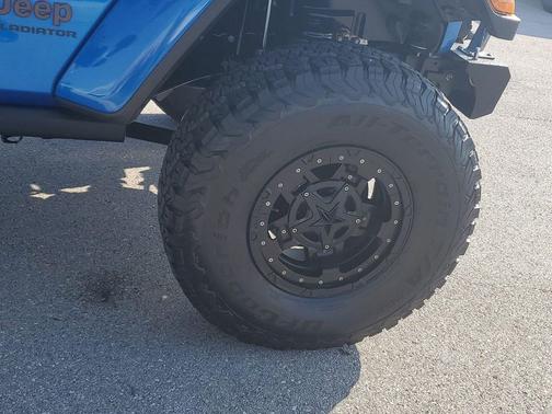 Hydro Blue Pearlcoat 2020 Jeep Gladiator Rubicon