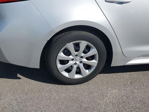 Classic Silver Metallic 2024 Toyota Corolla LE