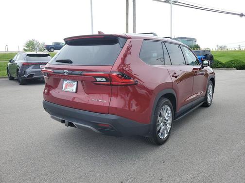 Pearl 2024 Toyota Grand Highlander Platinum