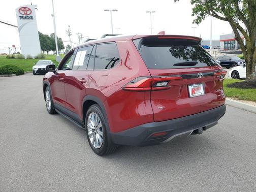 Pearl 2024 Toyota Grand Highlander Platinum