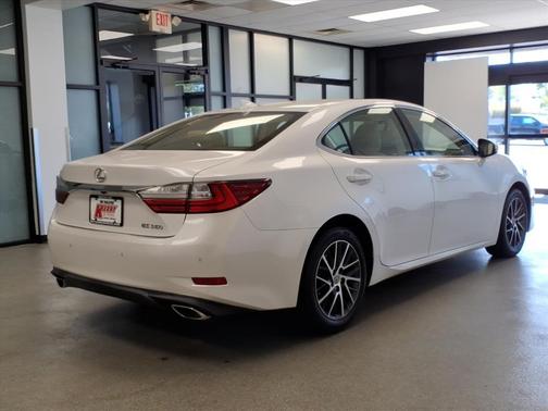 2016 Lexus ES 350 Base