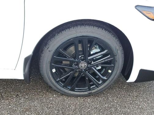 Ice Cap 2026 Toyota Camry SE