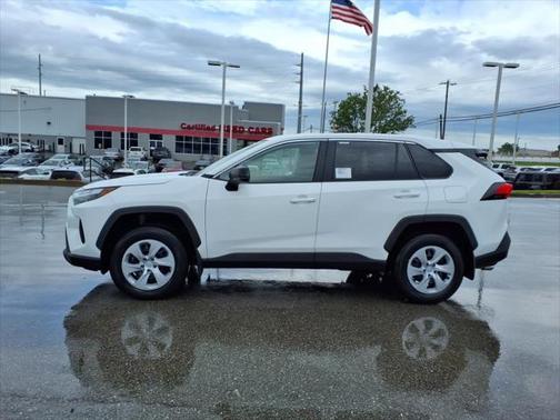 2025 Toyota RAV4 LE