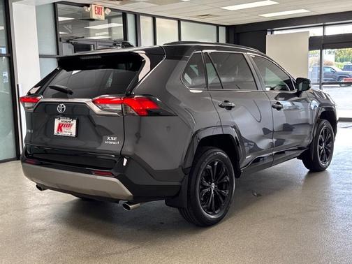 2024 Toyota RAV4 Hybrid SE