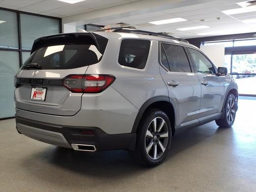 2024 Honda Pilot Touring 8-Passenger