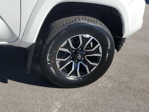 Ice Cap 2023 Toyota Tacoma TRD Sport