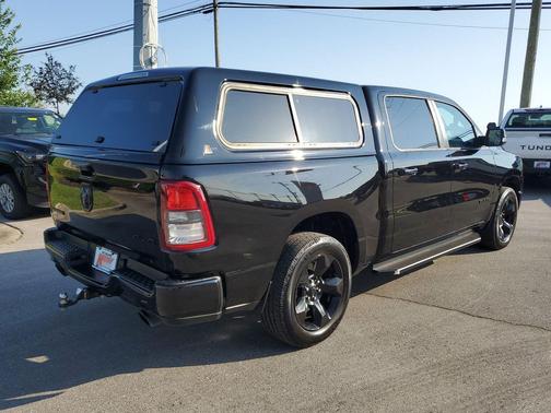 Diamond Black Crystal Pearlcoat 2019 RAM 1500 Big Horn