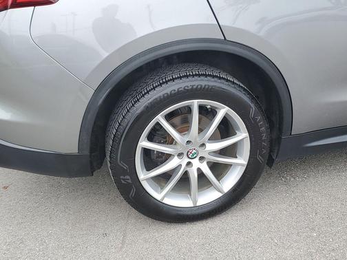 Stromboli Gray Metallic 2018 Alfa Romeo Stelvio Ti