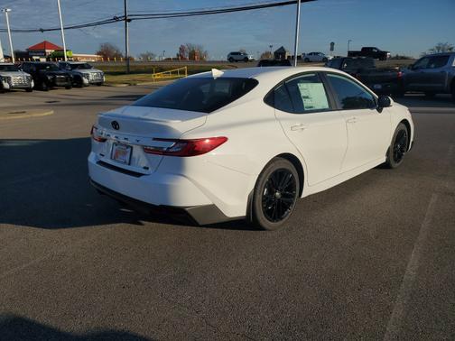 Ice Cap 2027 Toyota Camry SE