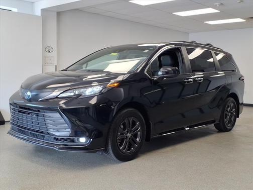 2024 Toyota Sienna Woodland Edition