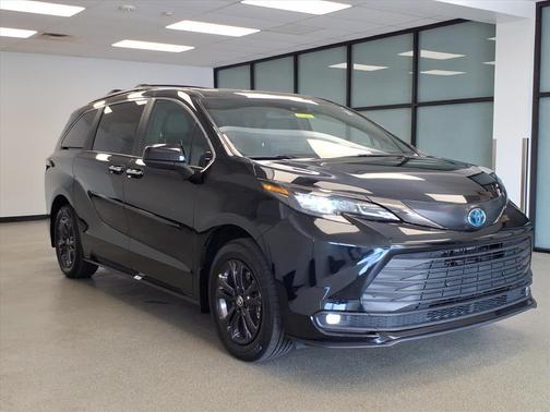 2024 Toyota Sienna Woodland Edition