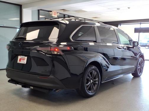 2024 Toyota Sienna Woodland Edition