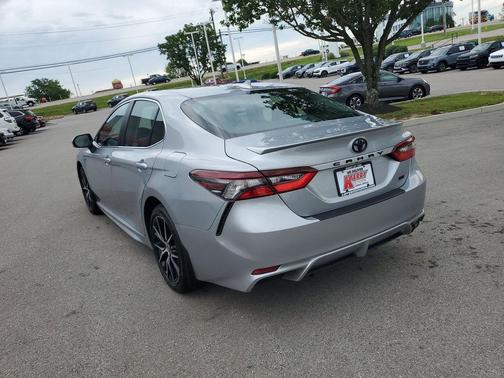 Celestial Silver Metallic 2023 Toyota Camry SE