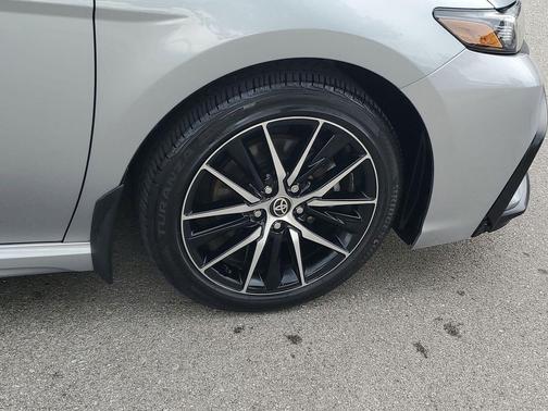 Celestial Silver Metallic 2023 Toyota Camry SE