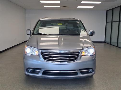 2015 Chrysler Town & Country Limited Platinum
