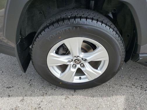 Magnetic Gray Metallic 2021 Toyota RAV4 XLE