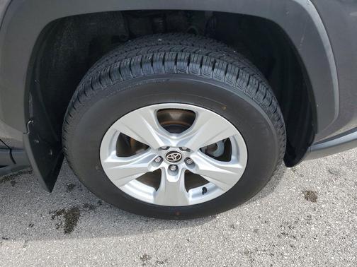 Magnetic Gray Metallic 2021 Toyota RAV4 XLE