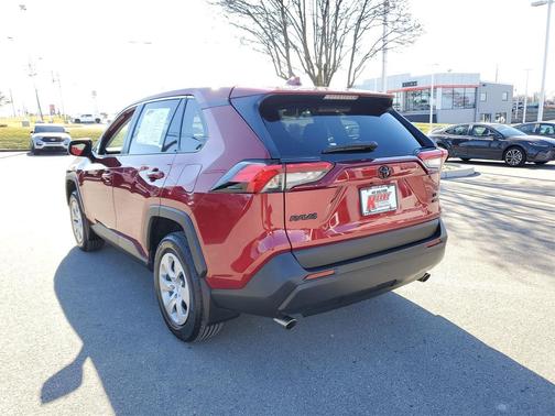 2023 Toyota RAV4 LE