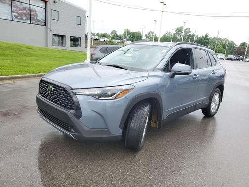 Celestite 2024 Toyota Corolla Cross LE