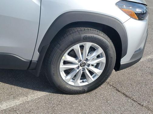 Sonic Silver 2026 Toyota Corolla Cross LE