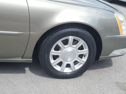 Tuscan Bronze ChromaFlair 2011 Cadillac DTS Base