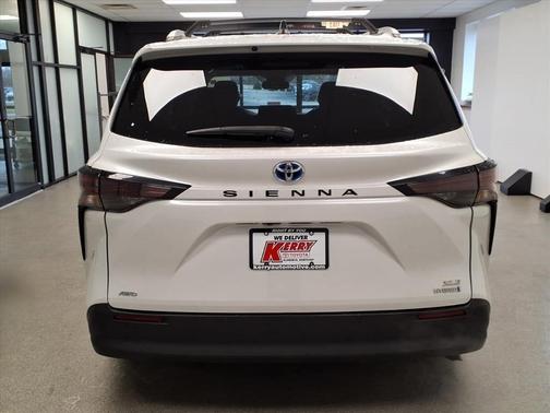 2023 Toyota Sienna XLE