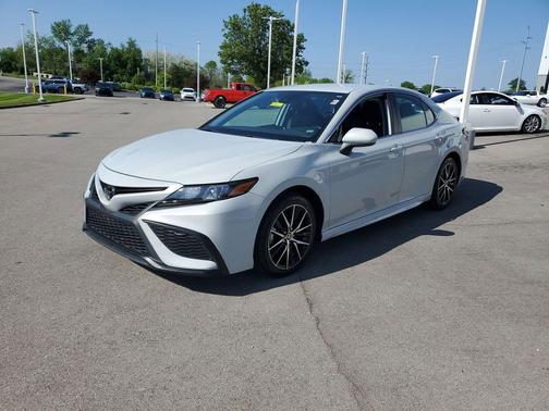 Ice 2024 Toyota Camry SE