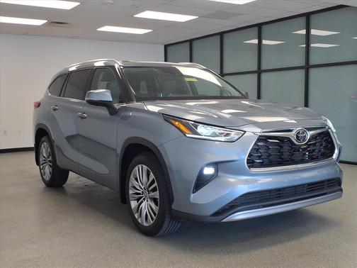 2023 Toyota Highlander Platinum