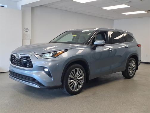 2023 Toyota Highlander Platinum