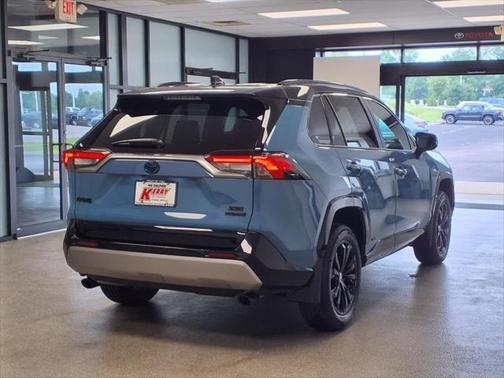 2024 Toyota RAV4 Hybrid SE