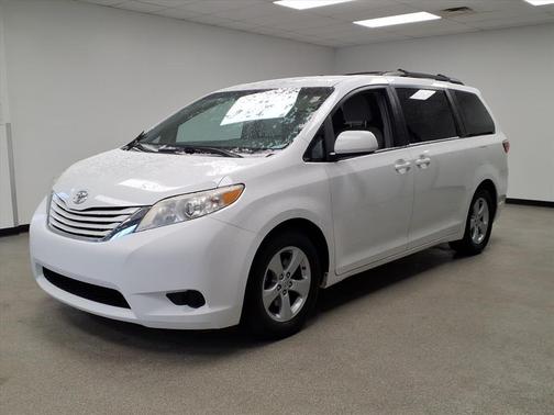2016 Toyota Sienna LE
